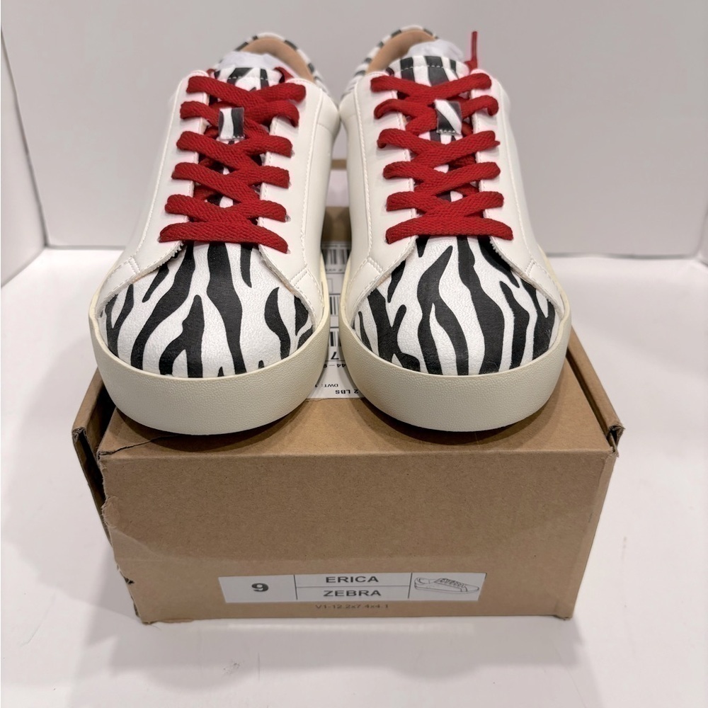 Journee Collection Women's Tru Comfort Foam Erica Sneakers - Picture 4 of 7